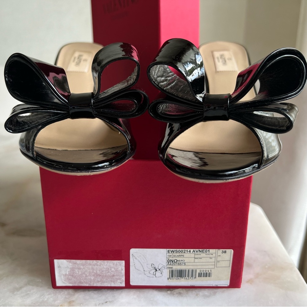 Valentino Patent Leather Bow Accents Slides - Picture 4 of 8